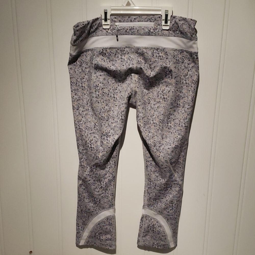 Lululemon Capris Euc - image 3